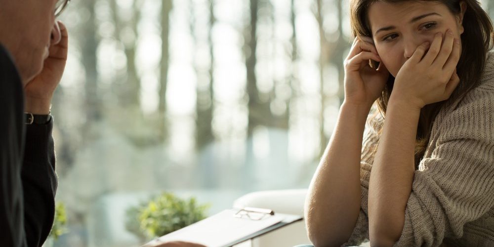 Ragazza con disturbo affettivo stagionale dallo psicologo