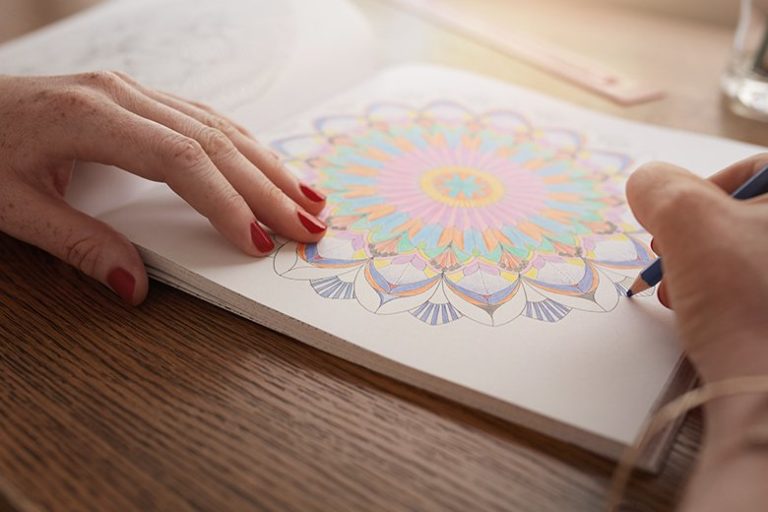 Art therapy e Mandala. Colorare per combattere lo stress