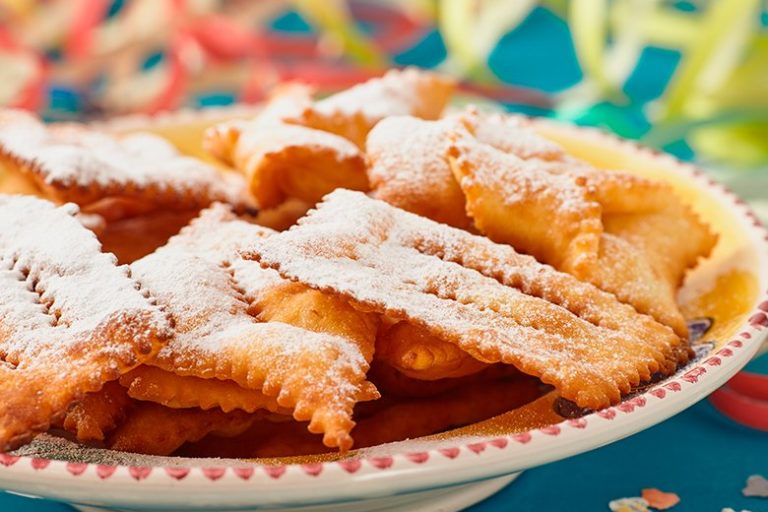 Ricetta del buonumore per le chiacchiere di carnevale