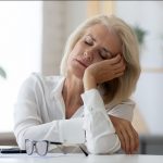 Menopausa e stanchezza cronica: 5 consigli per ritrovare energia